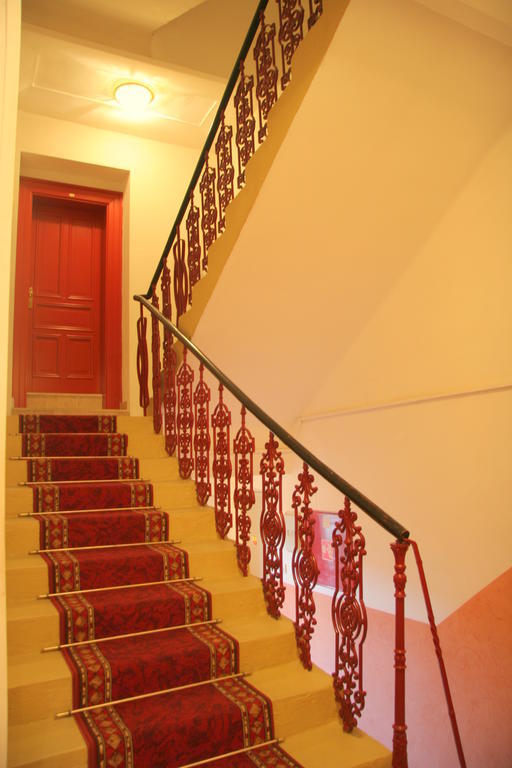 Vlkova Palace Prag Exterior foto